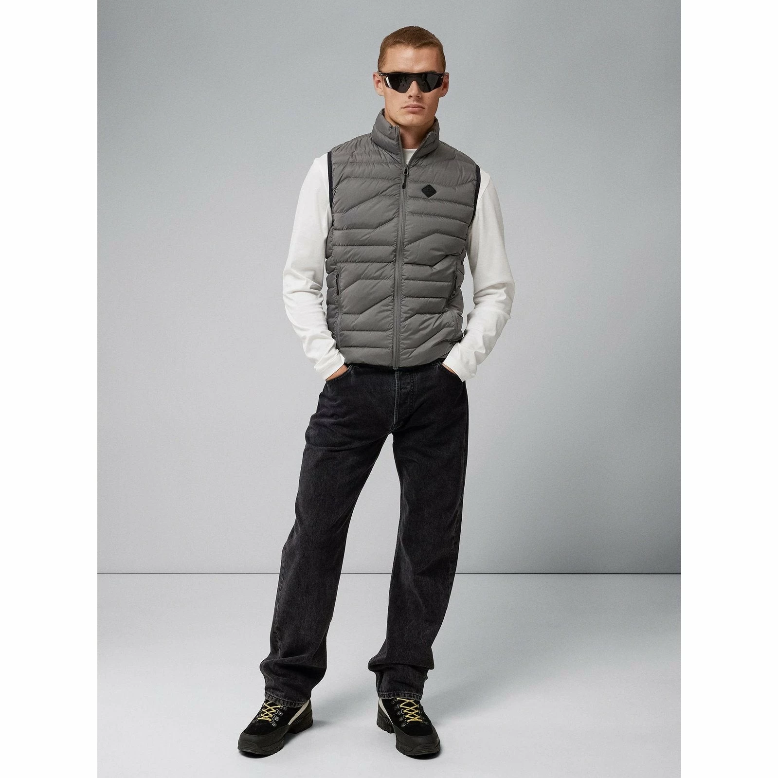 J.Lindeberg Cliff Light Down Golf Vest AMOW06707 5 J.Lindeberg Cliff Light Down Golf Vest AMOW06707 - Image 3